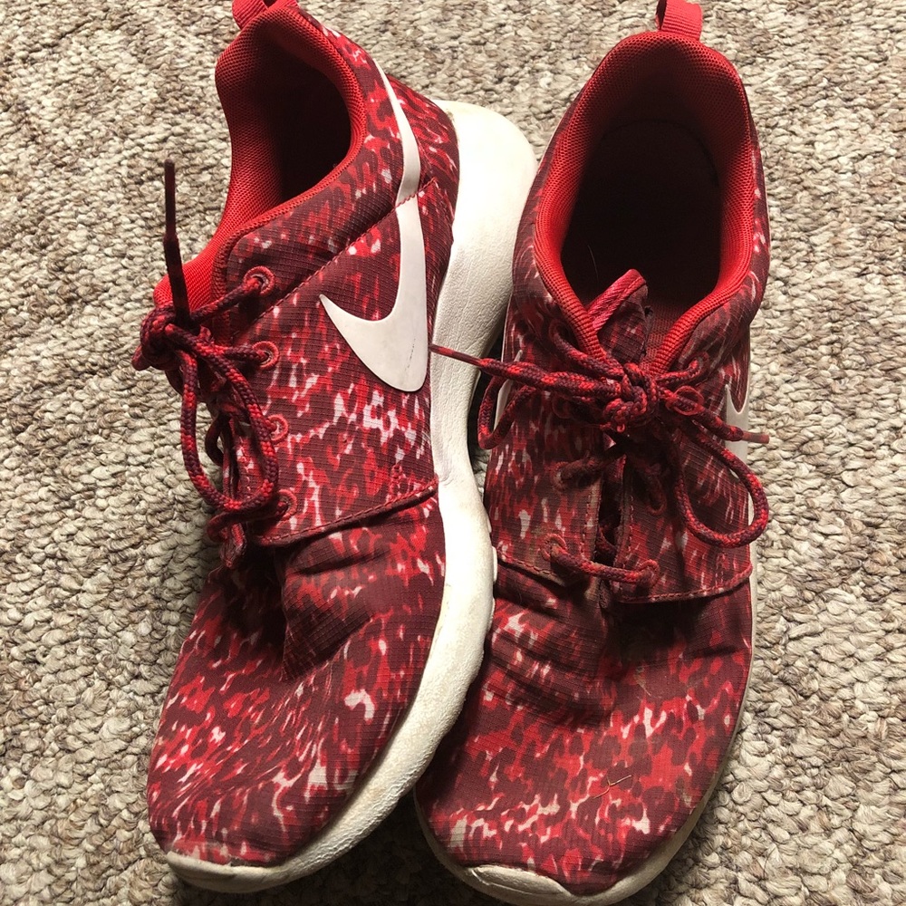 Nike tennis shoes